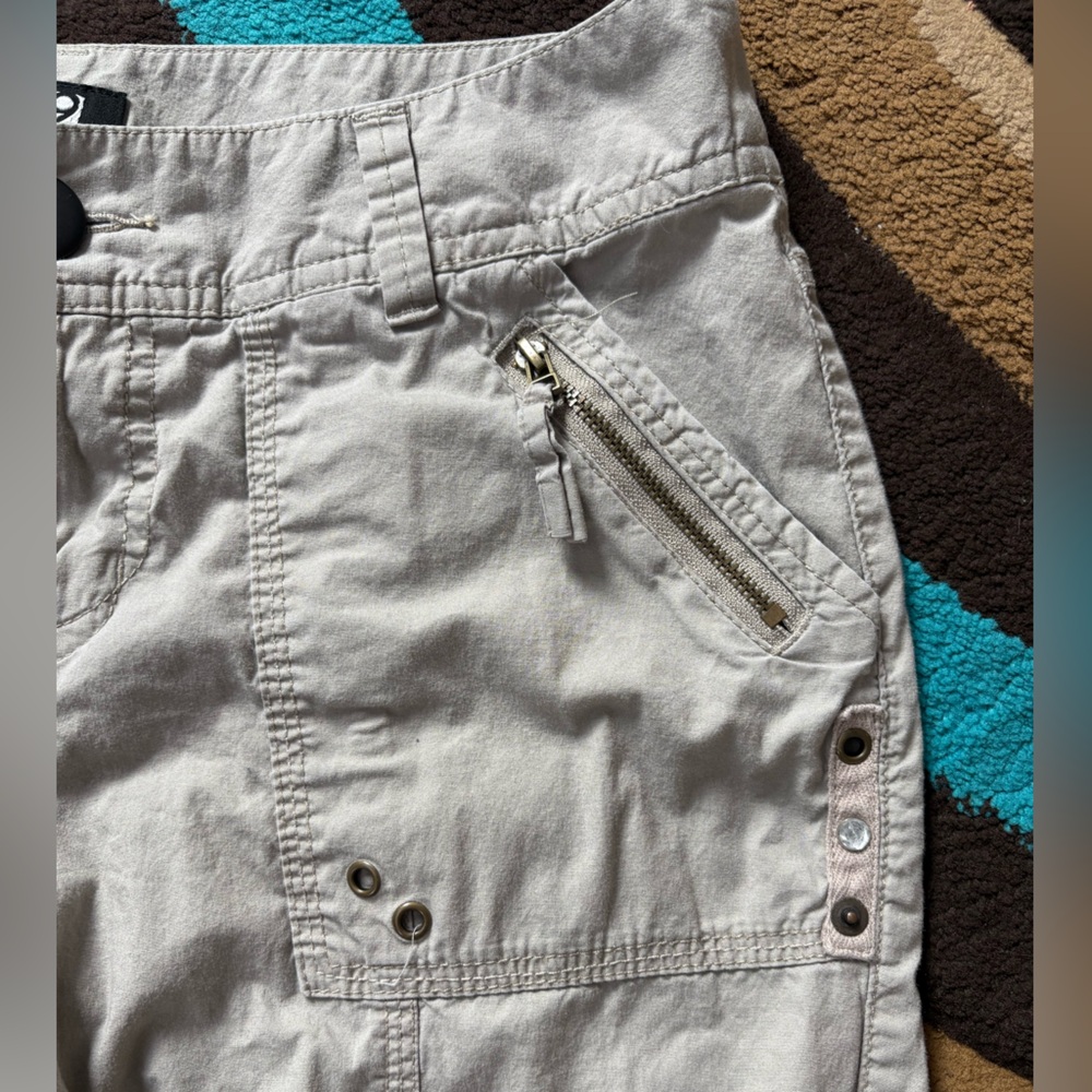 Apt. 9 Light Khaki Cargo Capris - Picture 6 of 11